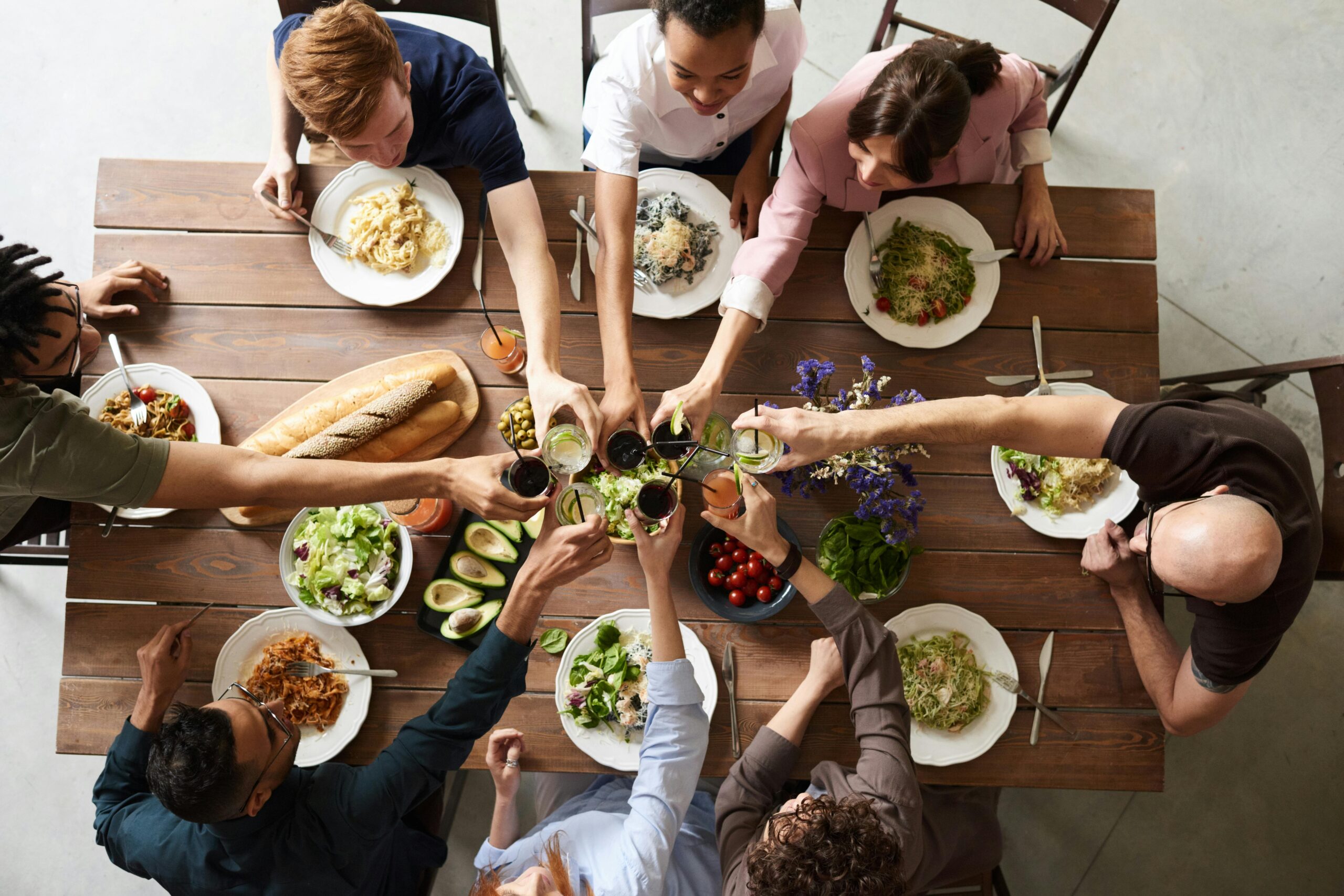 Como o ambiente familiar influencia a relação com a comida